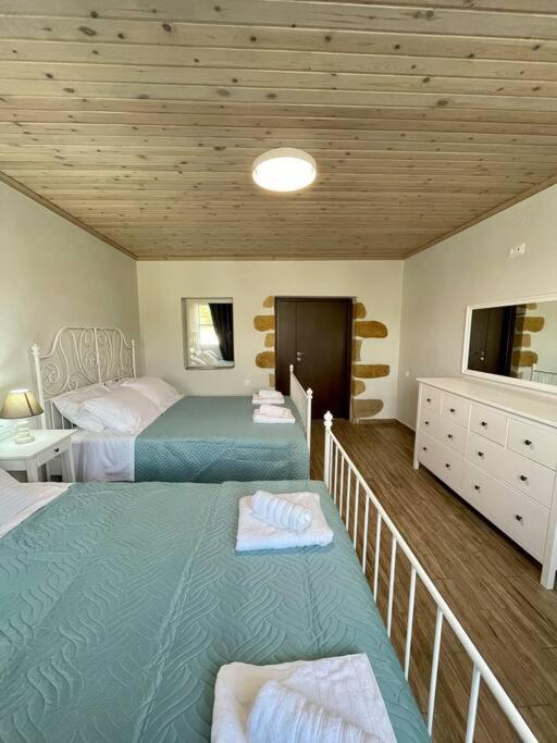 Villa Eftychia Serene Getaway With Hot Tub In A Quiet Location Kíssamos Exteriör bild