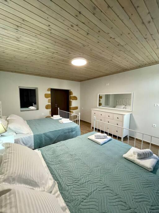Villa Eftychia Serene Getaway With Hot Tub In A Quiet Location Kíssamos Exteriör bild