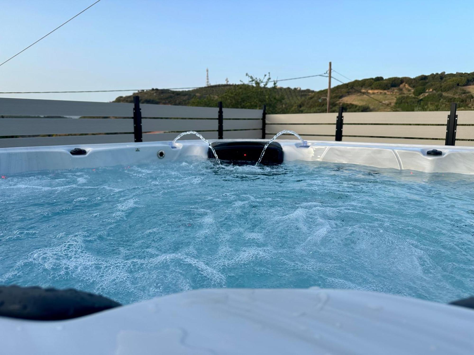 Villa Eftychia Serene Getaway With Hot Tub In A Quiet Location Kíssamos Exteriör bild